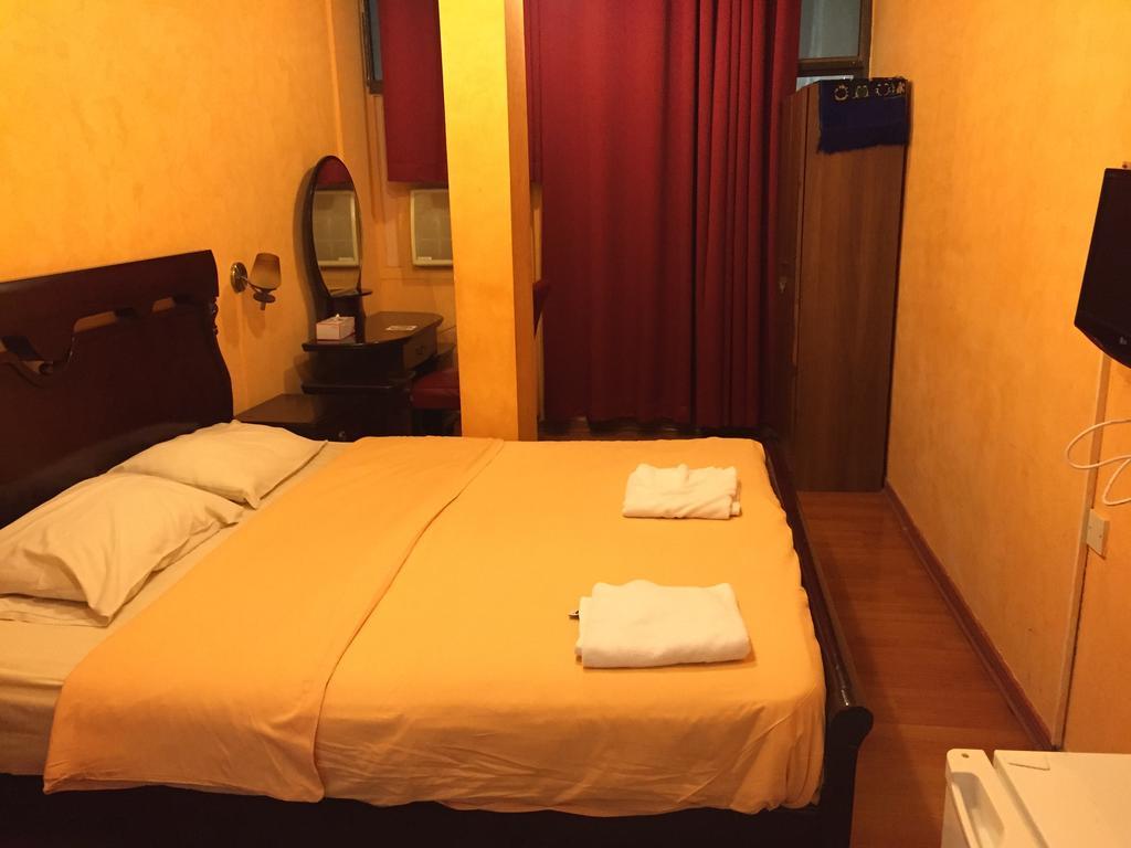 Emirates Hotel Dubai Rom bilde