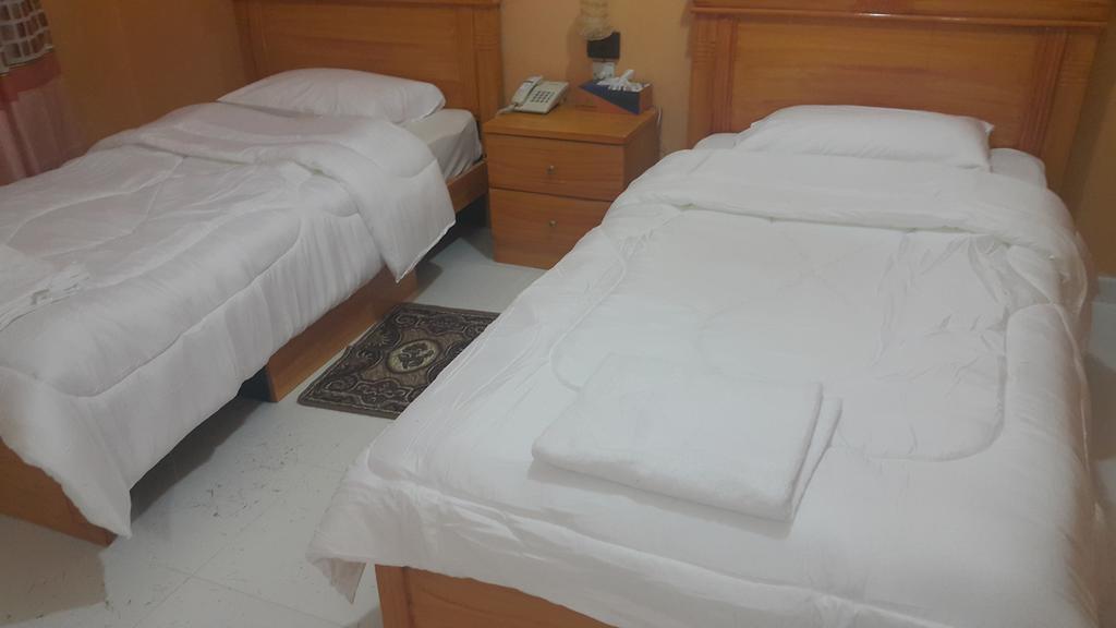 Emirates Hotel Dubai Rom bilde